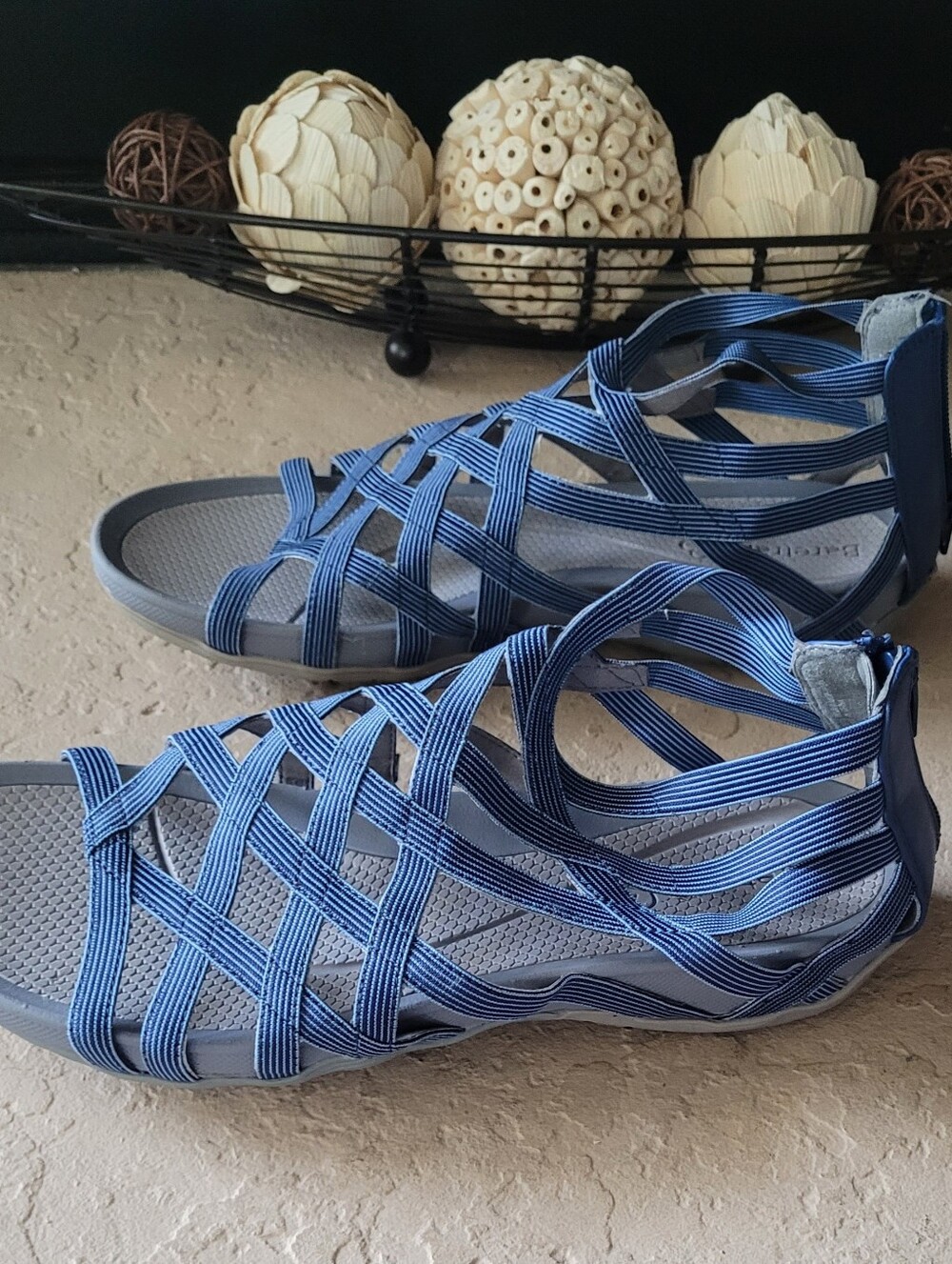 Size 10 M Baretraps Blue Sunya Laser Cut Zip Back Gladiator Comfort Women Sandal - Picture 4 of 7